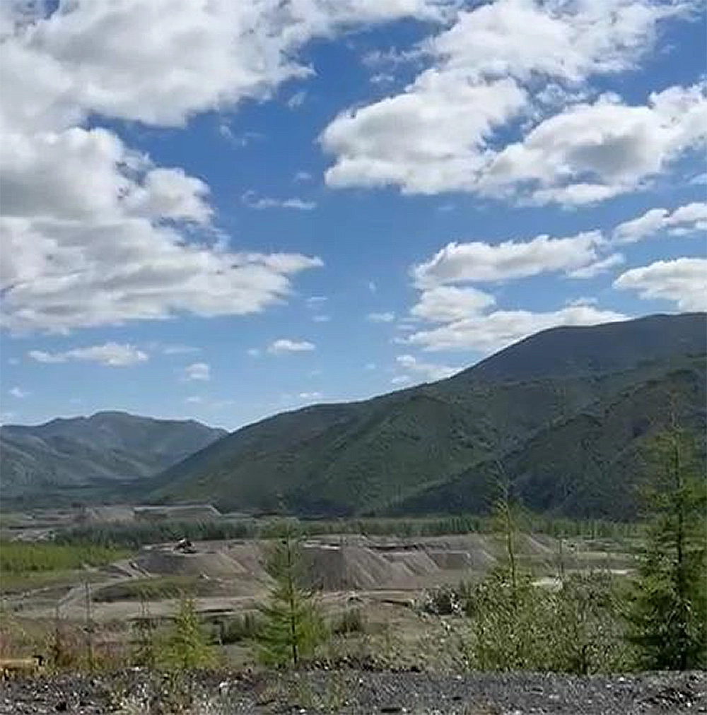 Altın madenciliği işletmesi, Magadan bölgesinde, Rusya