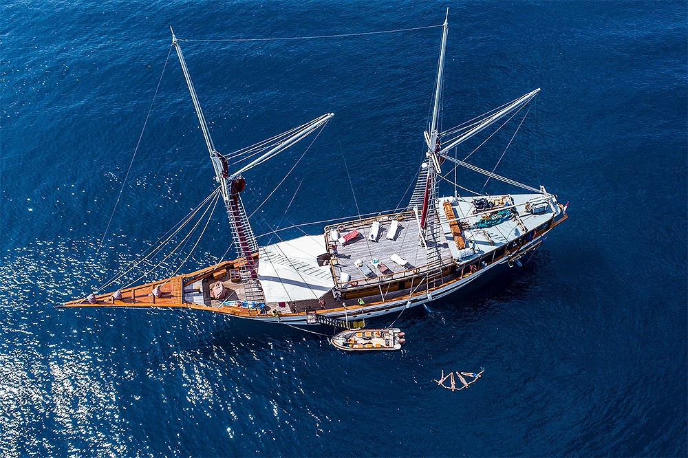 Элитный круизный морской туристический бизнес на крупной яхте в Индонезии