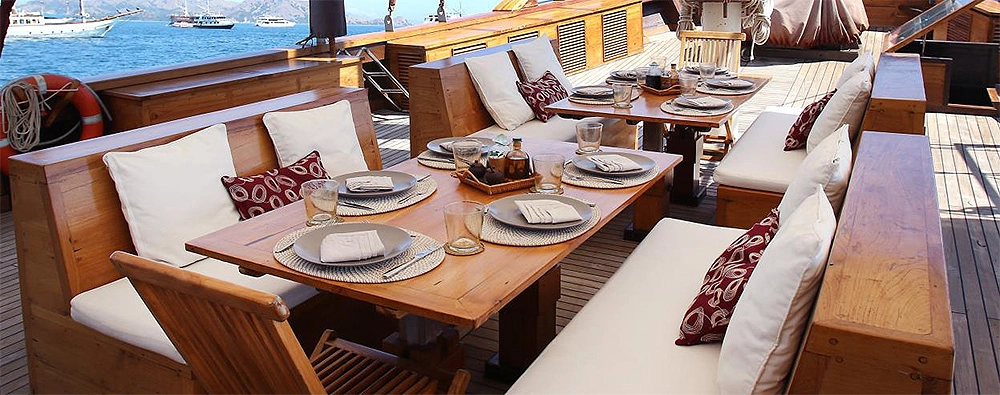 Элитный круизный морской туристический бизнес на крупной яхте в Индонезии