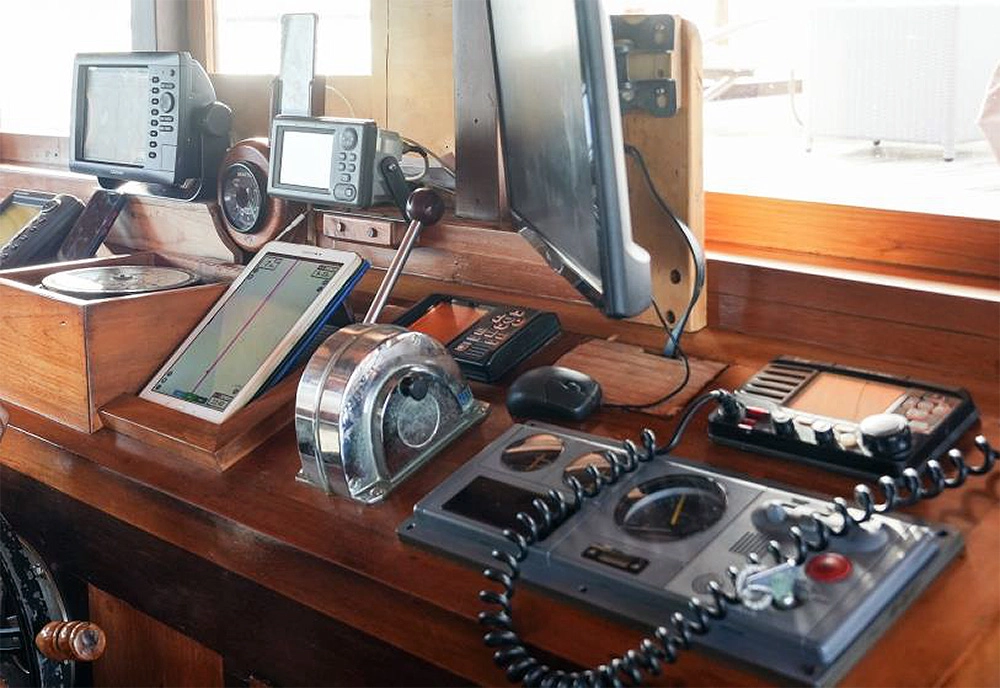 Элитный круизный морской туристический бизнес на крупной яхте в Индонезии