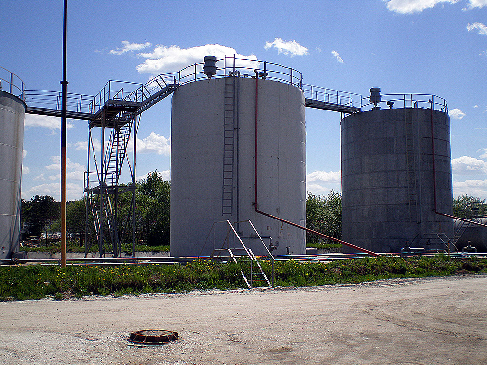 Petrol deposu, Yekaterinburg yakınlarındaki, Sverdlovsk bölgesi, Rusya