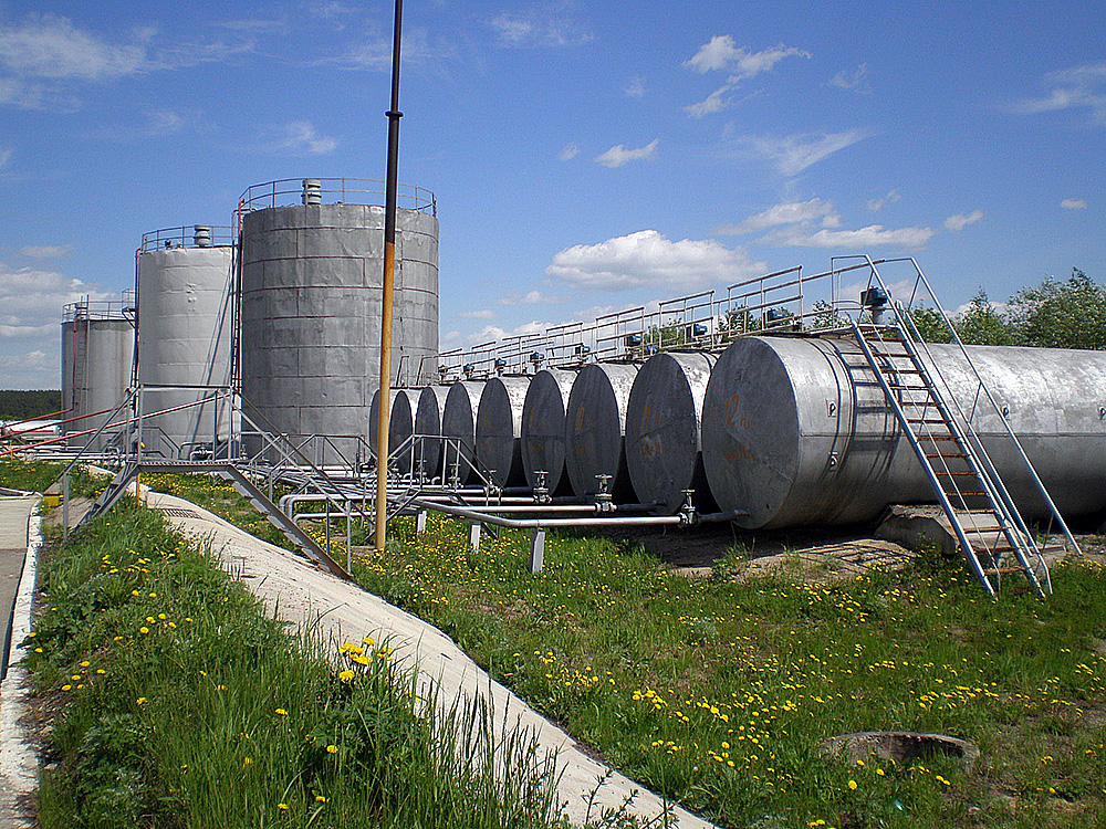 Petrol deposu, Yekaterinburg yakınlarındaki, Sverdlovsk bölgesi, Rusya