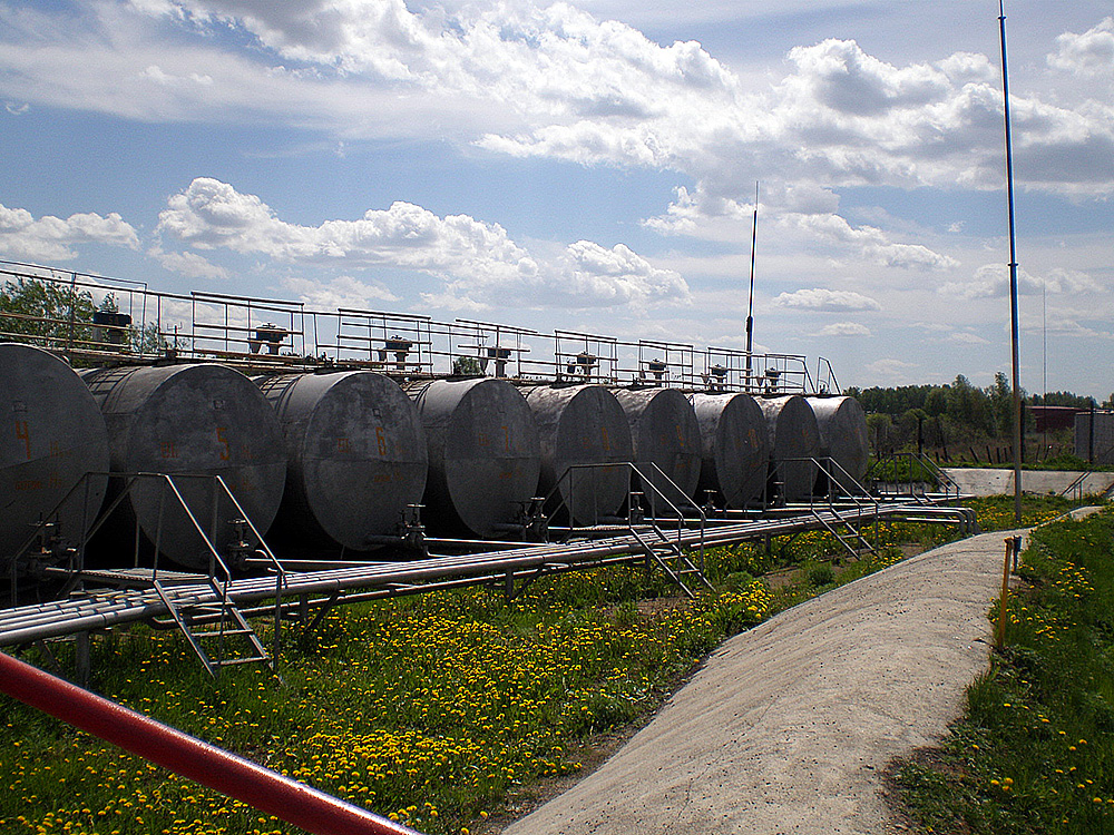 Petrol deposu, Yekaterinburg yakınlarındaki, Sverdlovsk bölgesi, Rusya