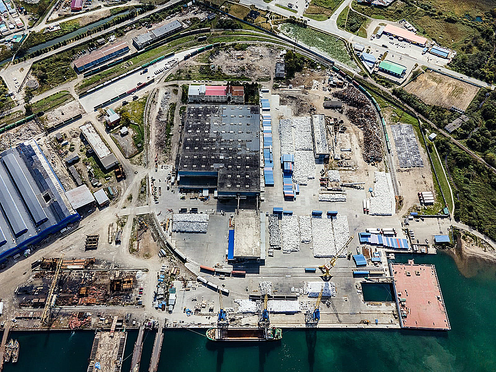 Uluslararası kargo limanı (terminal) ve gemi onarım tersanesi, Primorsky Krai'daki, Rusya